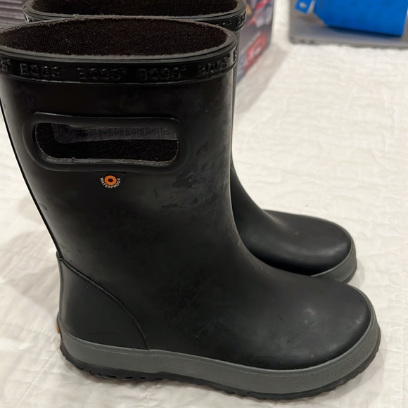 BOGS kids rain boots - Picture 2 of 4
